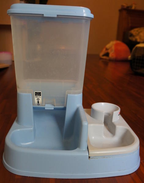 IRIS自動飲水餵食器 粉藍【已售出】
