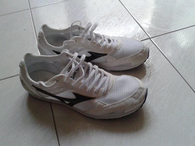 美津龍8KR-10209馬拉松鞋26.5號