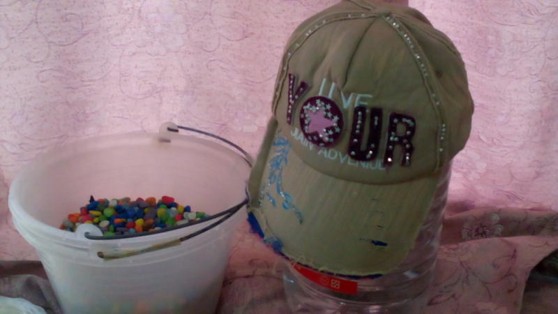 水族箱的彩色石，可愛帽子