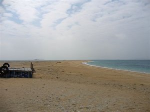 遊客離去後的冬日吉貝沙灘，多了一點寂寥的感覺