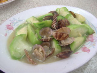 澎湖絲瓜跟澎湖潮間帶的大蛤炒出甜度與鮮度