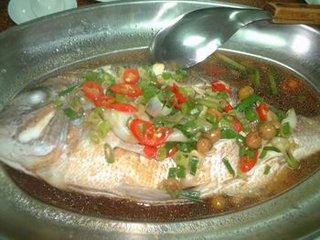 5.清蒸嘉納魚，以破子及醬油與新鮮迦納魚做搭配，味道有點重