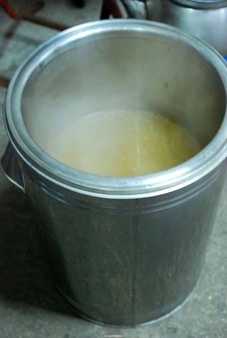 這鍋雞骨湯就是熬煮6小時的精品