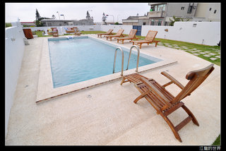 白日夢海景旅店外觀與游泳池