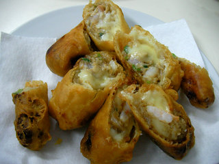 2010年5月1日至6月30日止，板友再加贈海鮮起司捲或果香蝦球囉，但是最好先電話預約或當日上午電話告知，因為這道菜是老闆今年研發的手工料理，做起來比較費時，板友多的話怕當日贈送的量不夠