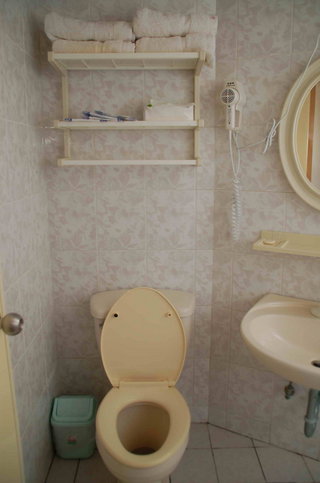 四人房所使用的衛浴設備