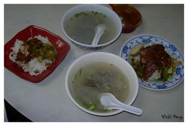 滷肉飯，下水湯，燒肉飯