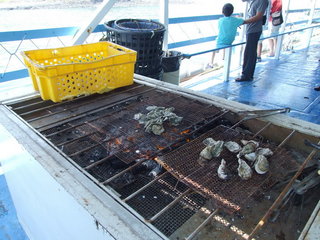 海上平台所提供的碳烤牡蠣
